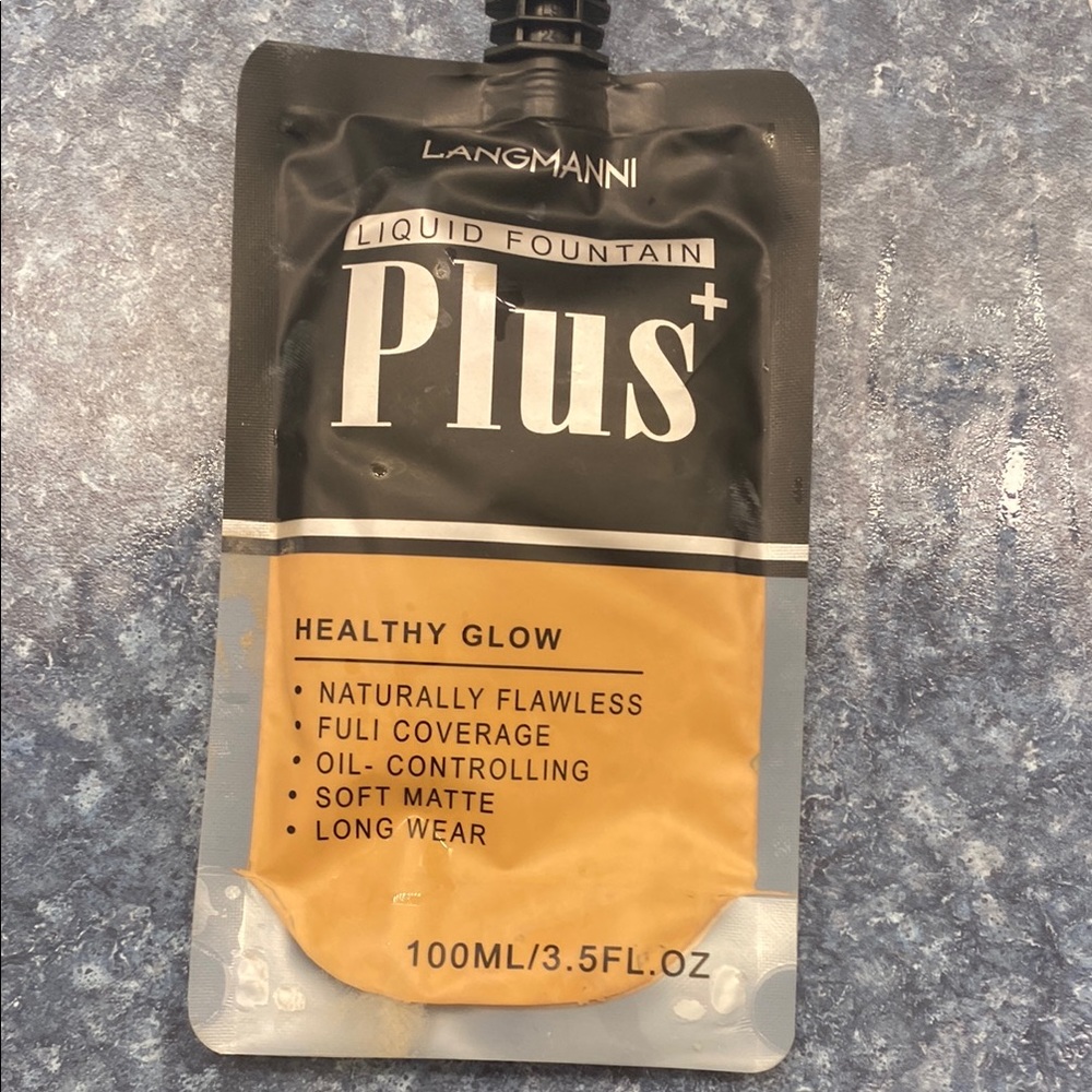 (2) Langmanni Liquid Fountain Plus Foundation in Buff Beige